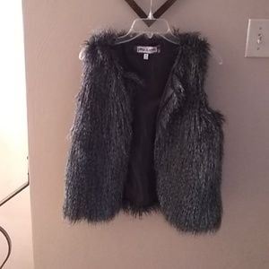 Oona & Maud faux fur vest
